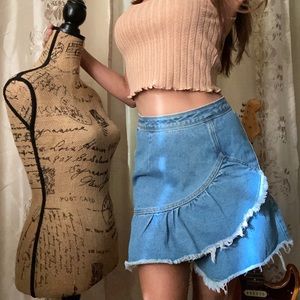 Raw edge denim mini flirty and pretty size XS